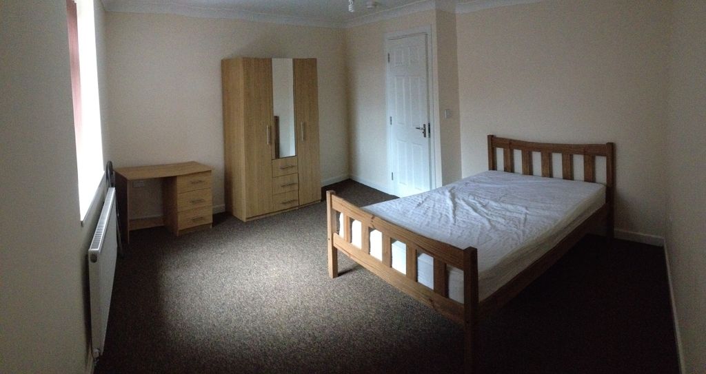 Property photo 1 of 6 16A Wilson Street, Room 2