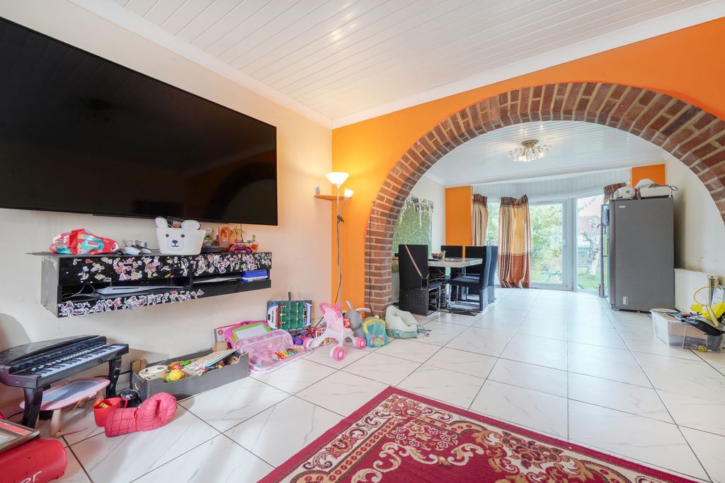 Property photo 3 of 13 Gallery
