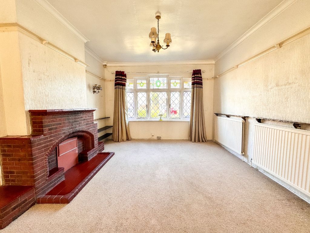 Property photo 2 of 25 4516685