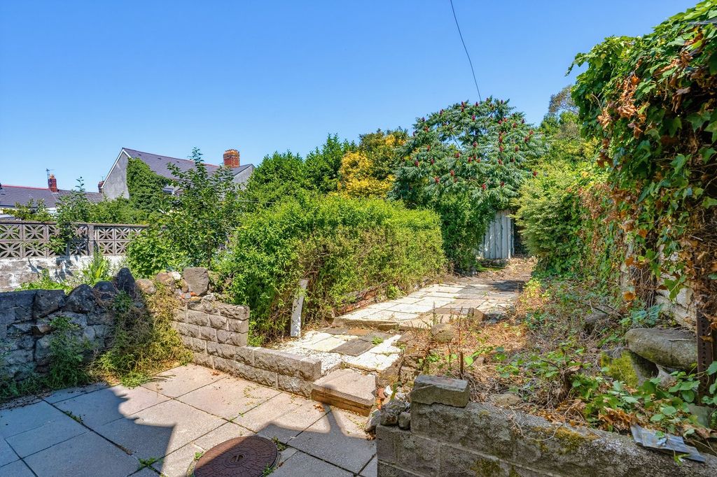 Property photo 2 of 28