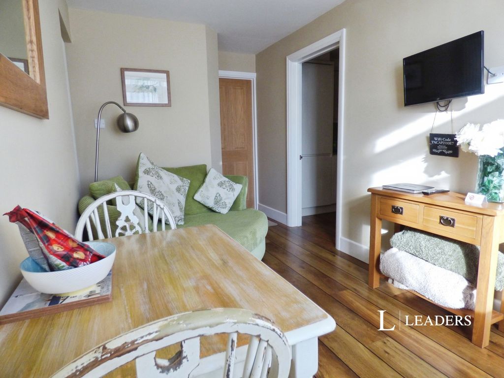 Property photo 2 of 10 Lounge