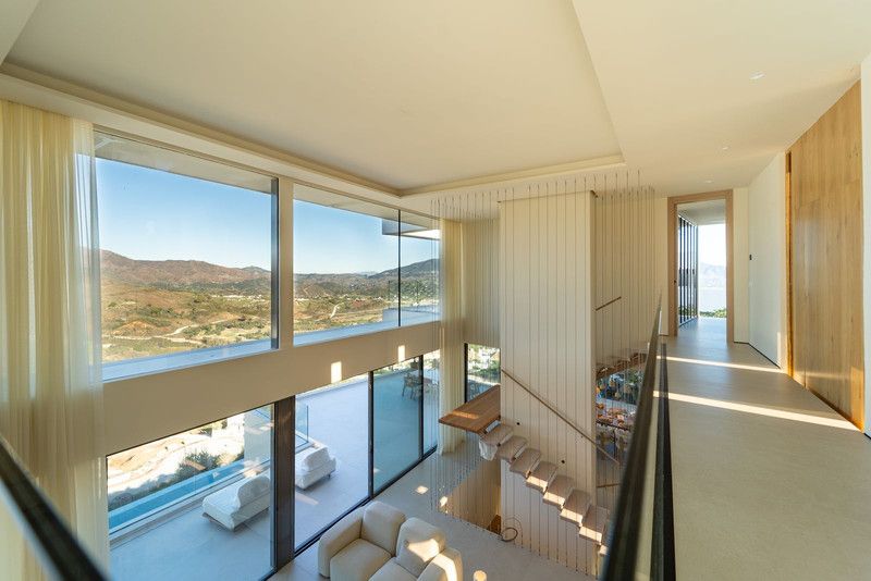 Property photo 2 of 62