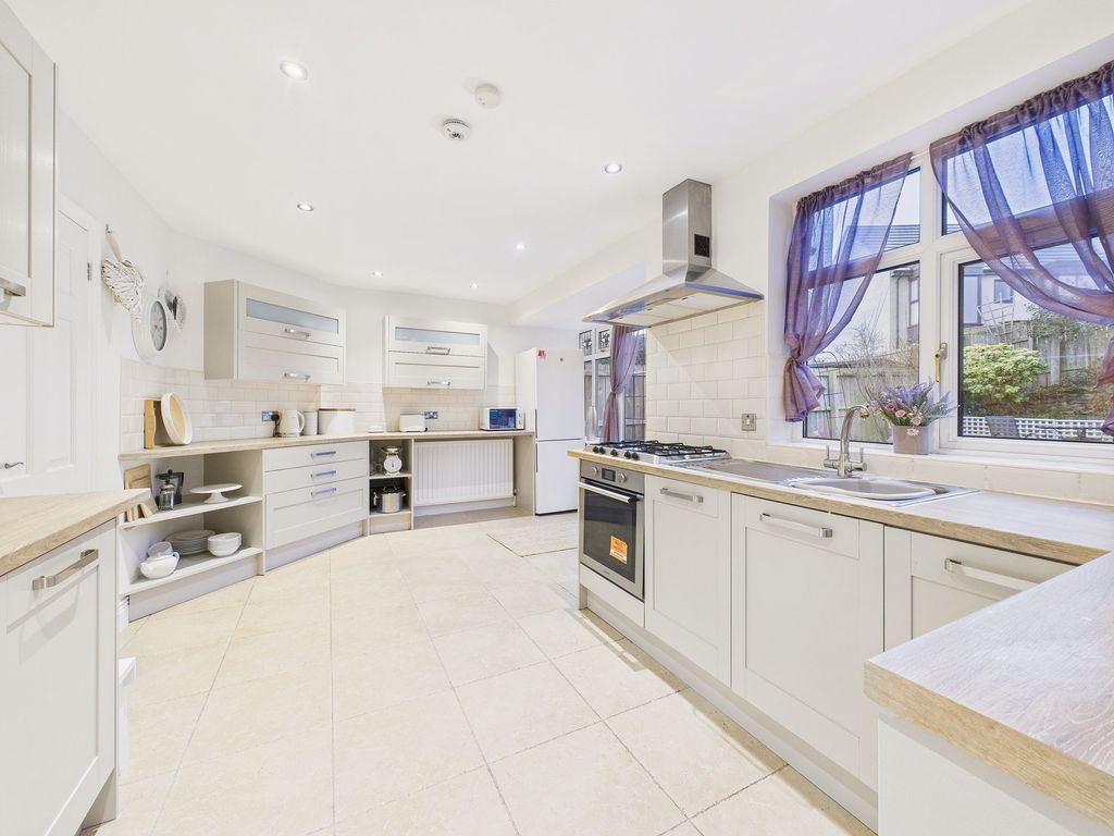 Property photo 3 of 15 Kitchen