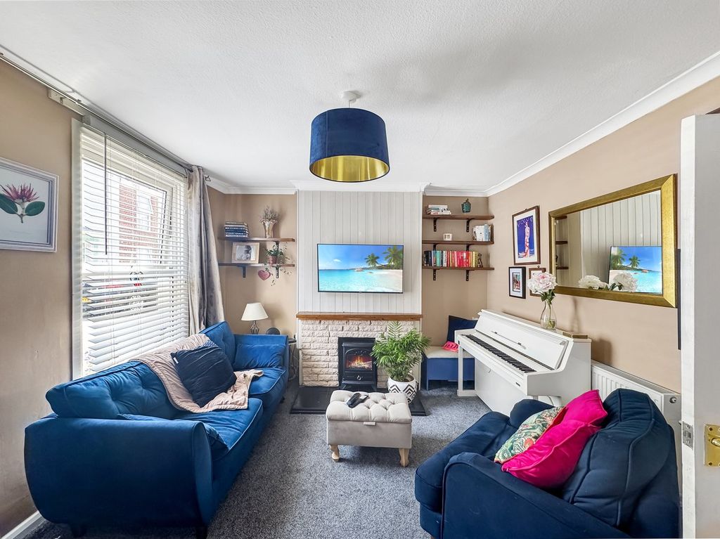 Property photo 3 of 17