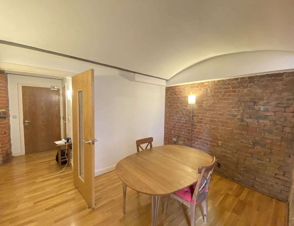 Property photo 2 of 19 Img_33673_37_Original.Jpg