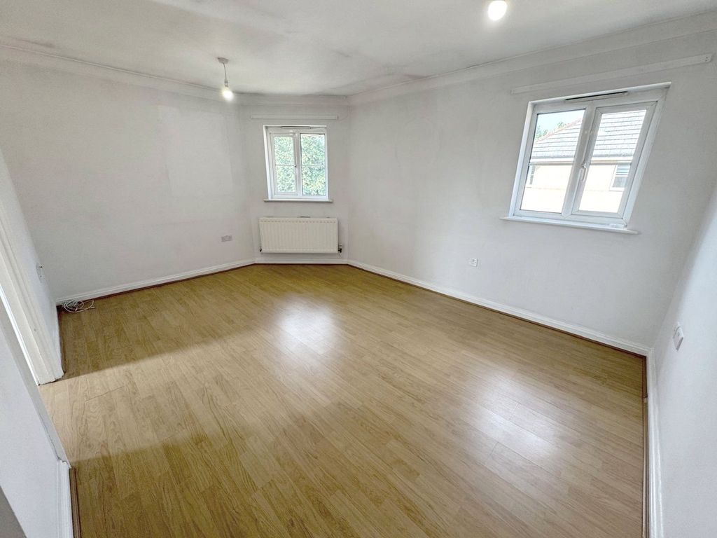 Property photo 2 of 10 Picture No. 23