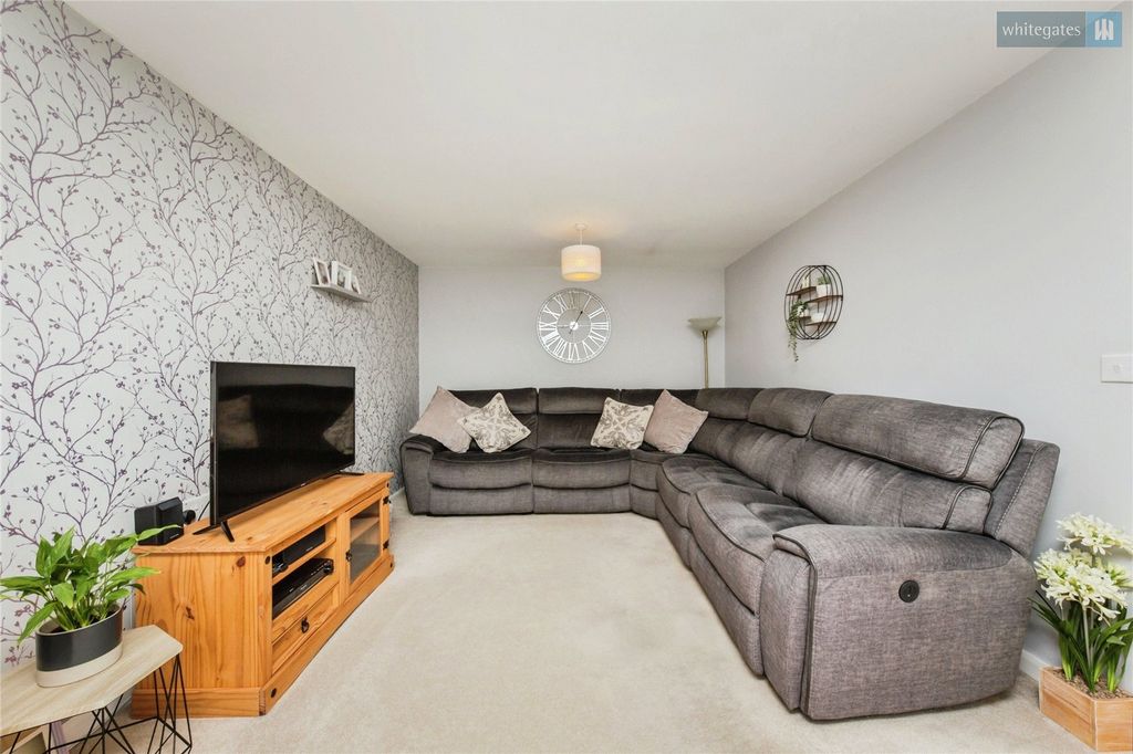 Property photo 2 of 21 Picture No. 02