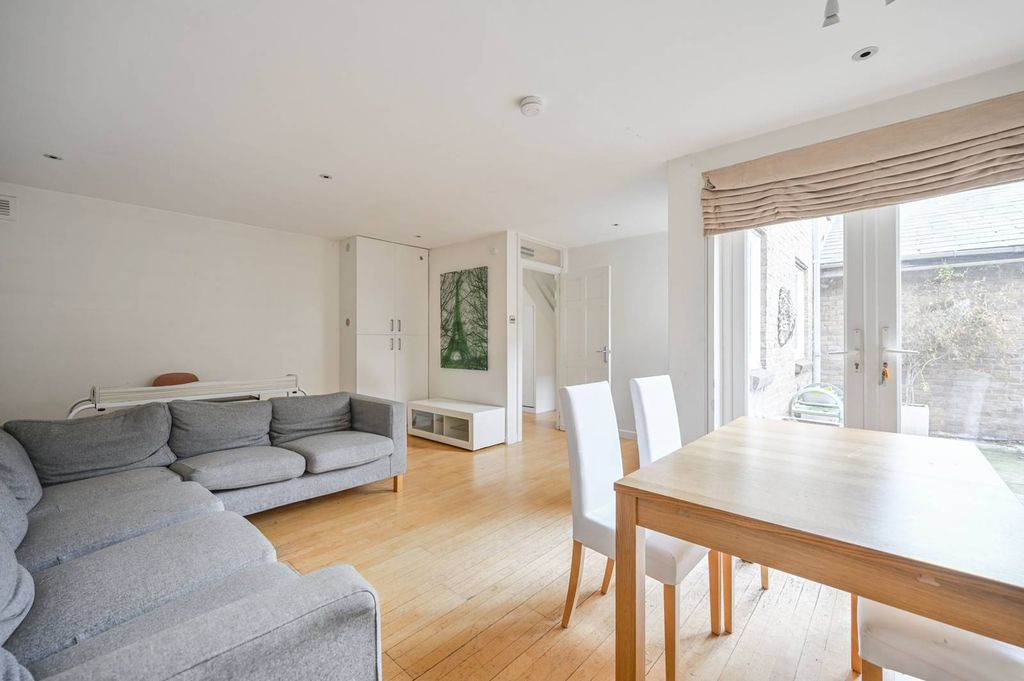 Property photo 3 of 16