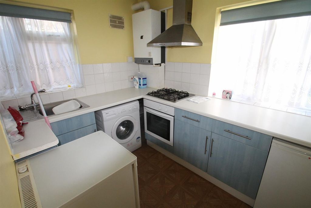 Property photo 2 of 6 Kitchen..Jpg