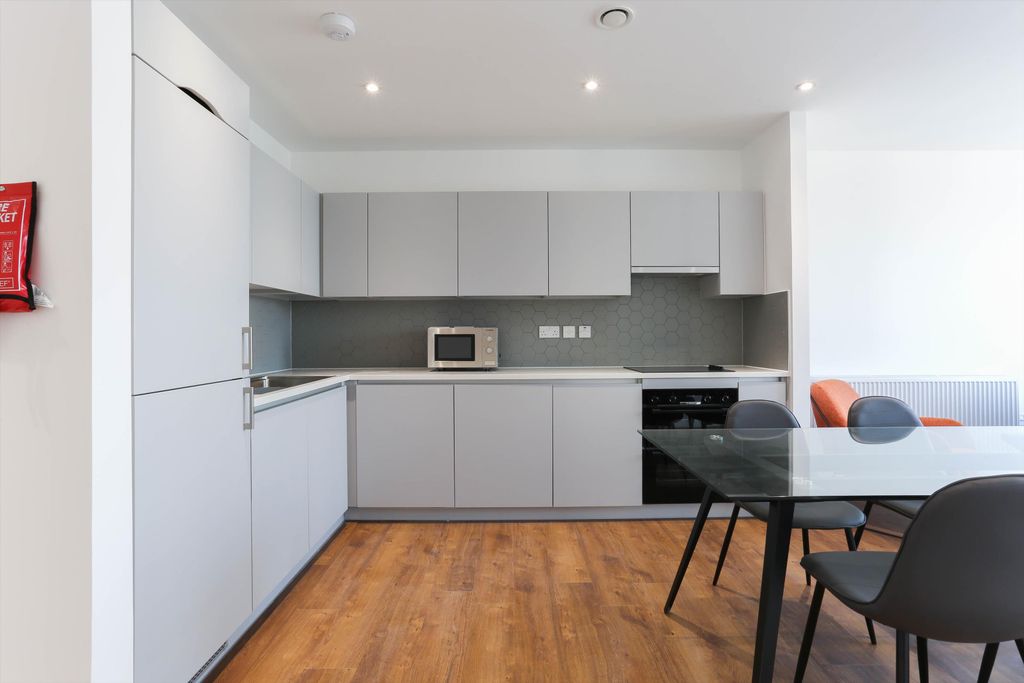 Property photo 3 of 13 Image