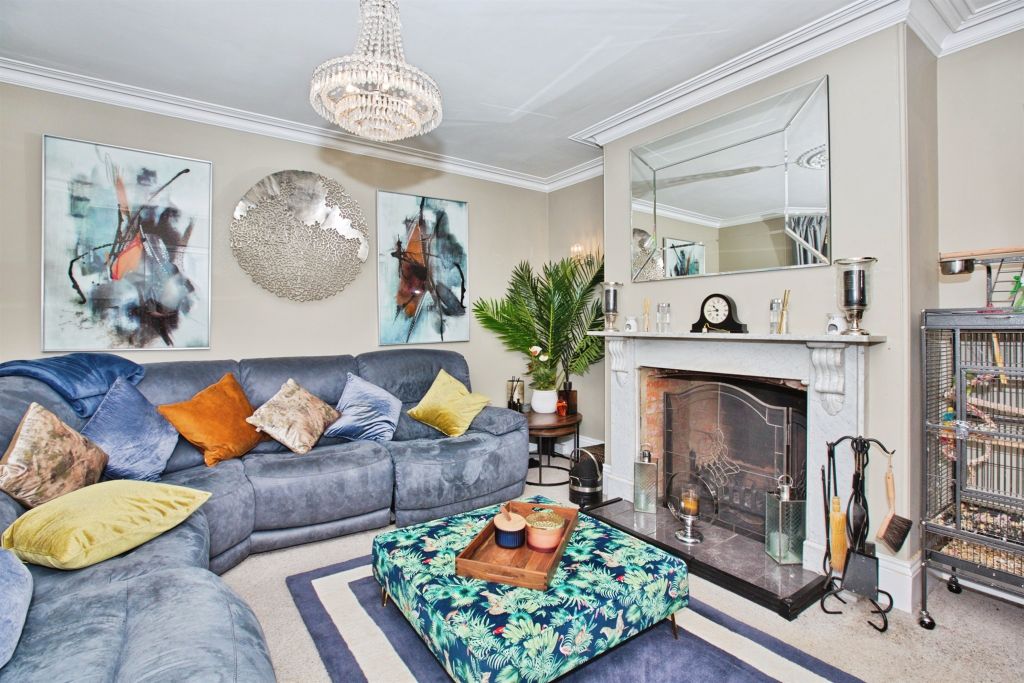 Property photo 2 of 17