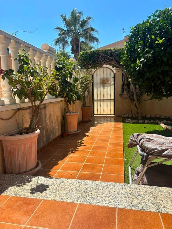 Property photo 3 of 35