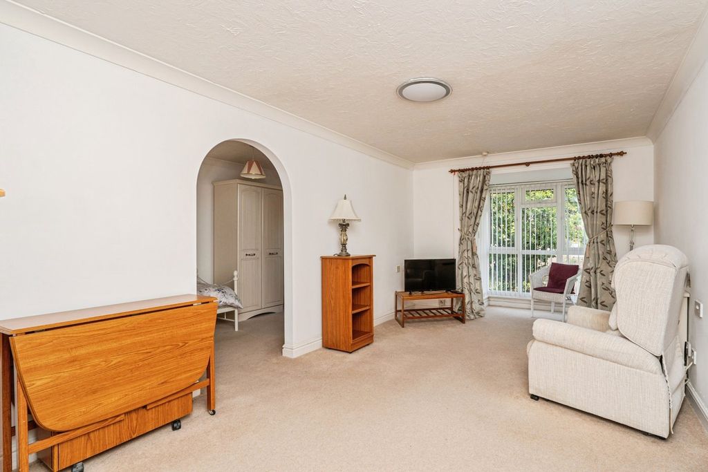 Property photo 2 of 16