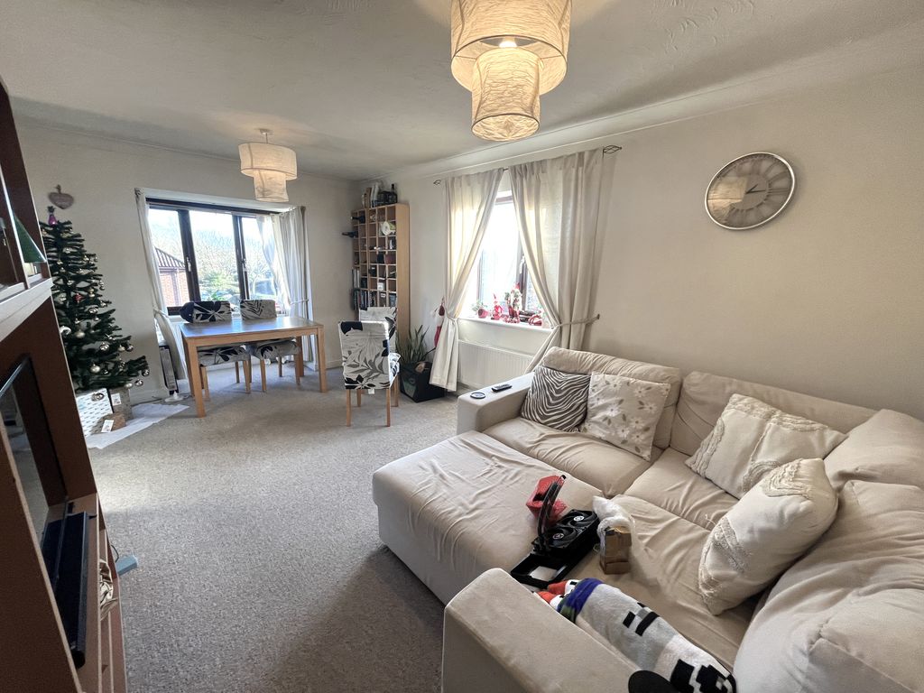 Property photo 2 of 6