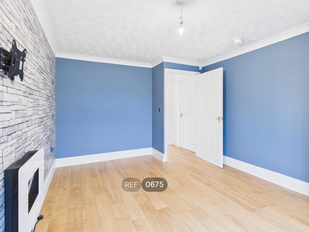 Property photo 2 of 37 Living Room