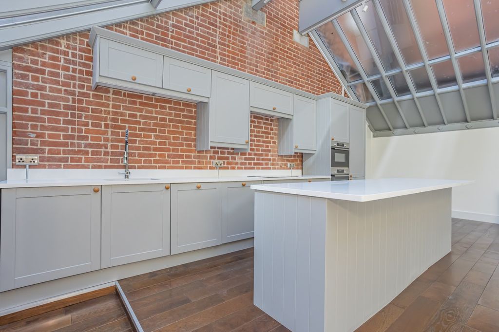 Property photo 3 of 11 1c