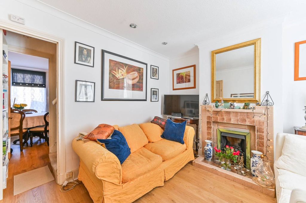 Property photo 1 of 11