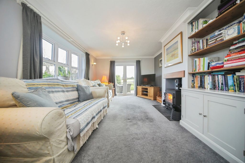 Property photo 3 of 14