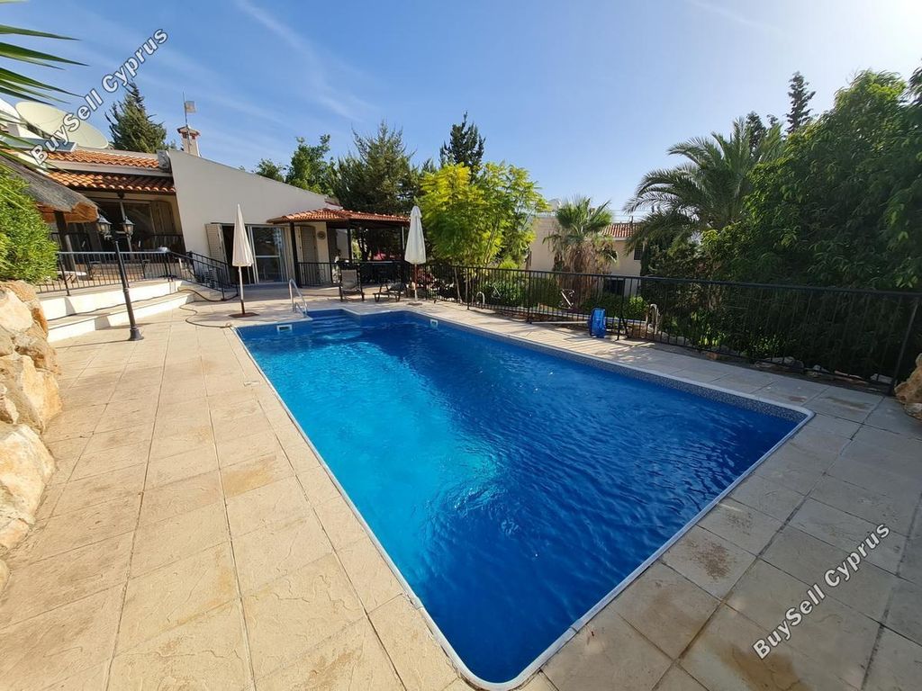 Property photo 1 of 64