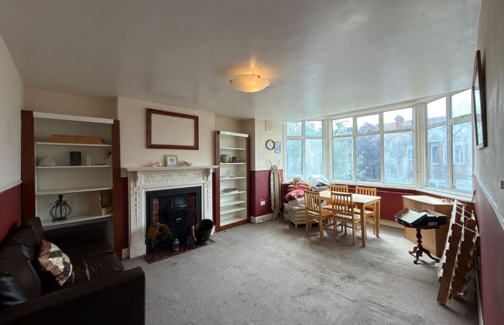 Property photo 3 of 8