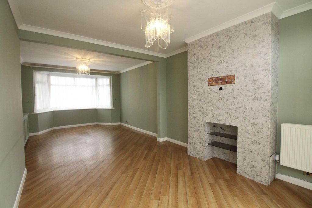 Property photo 3 of 12 A6Aaf629-1De4-4Dd0-9289-c679dc80E501.Jpeg