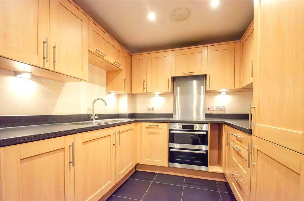 Property photo 2 of 14 Picture No. 18