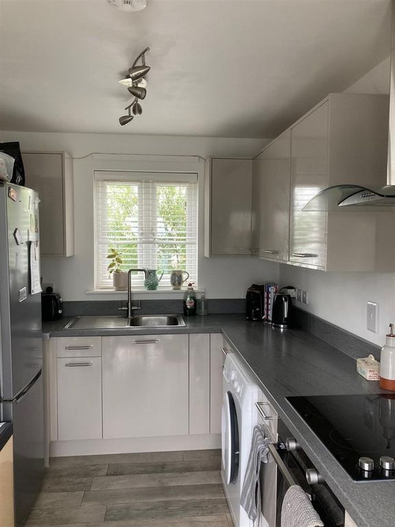 Property photo 3 of 17 Kitchen 2.Jpg