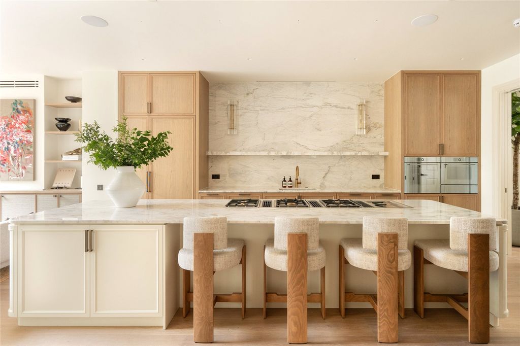 Property photo 3 of 15 Kitchen