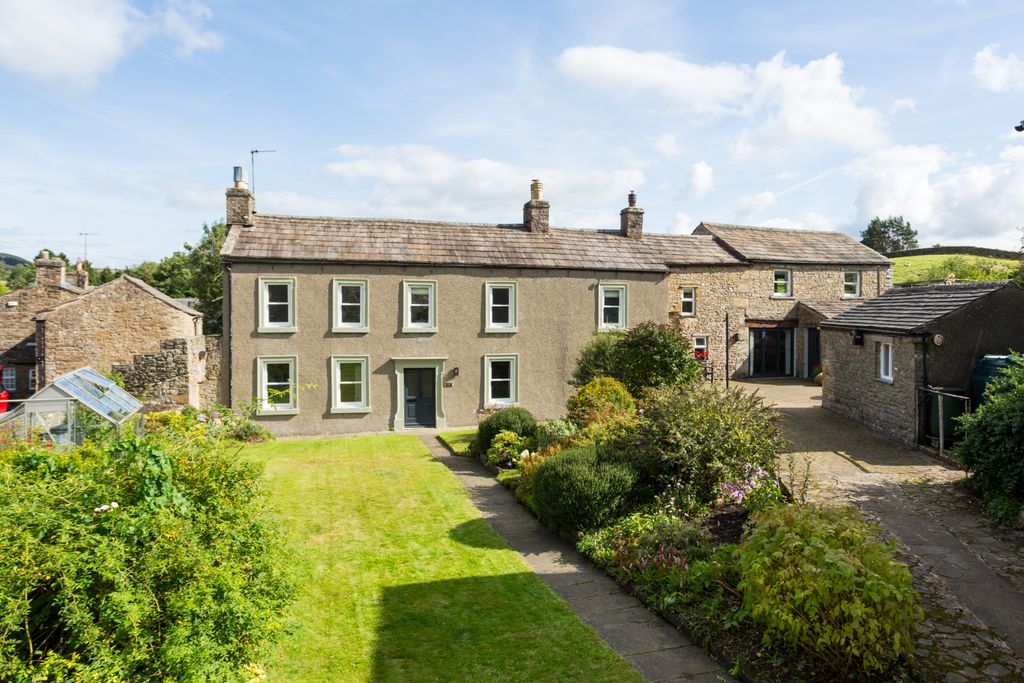 Property photo 2 of 22 Front Elevation