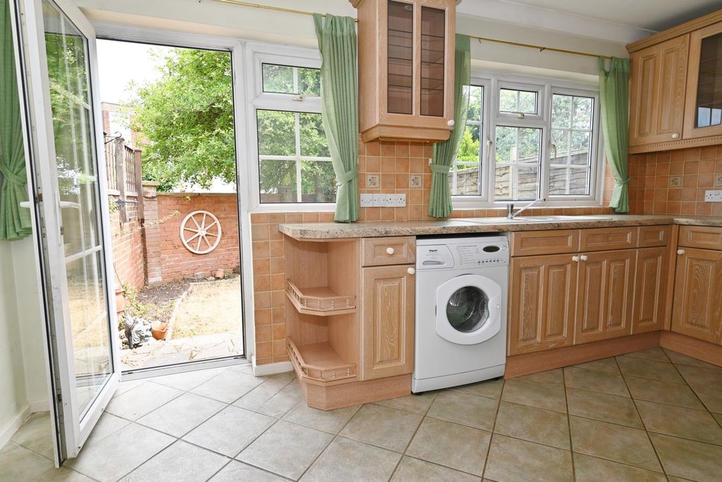 Property photo 2 of 12
