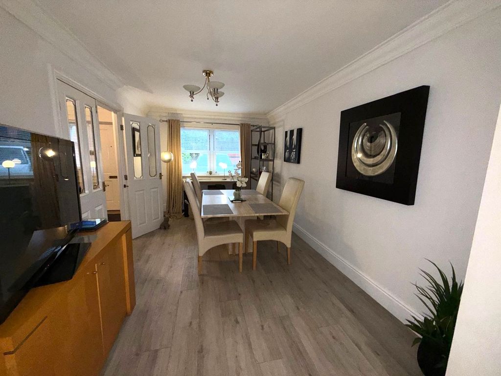 Property photo 3 of 14 Dining Room