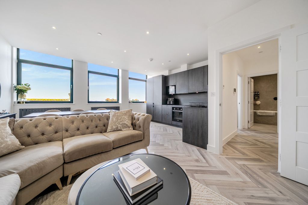 Property photo 1 of 11 Reception Room