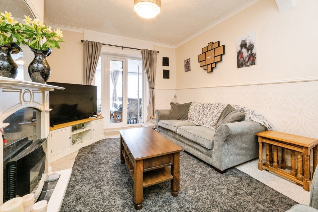 Property photo 3 of 20 Pbox-Img.Jpg