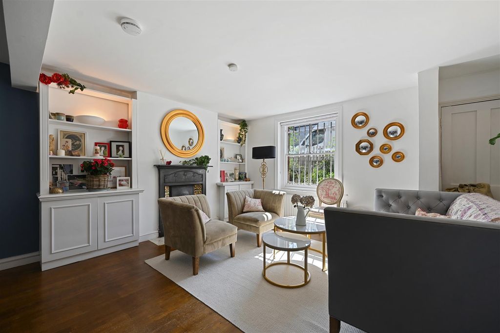 Property photo 1 of 10 Bradmore Park Road