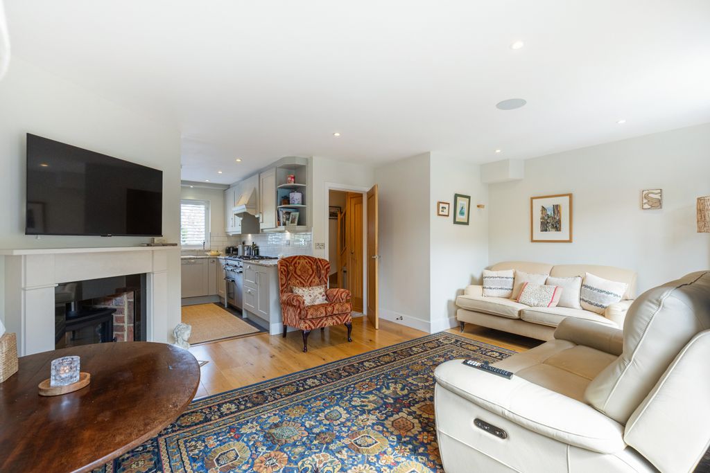 Property photo 2 of 15 R6M25086-Hdr