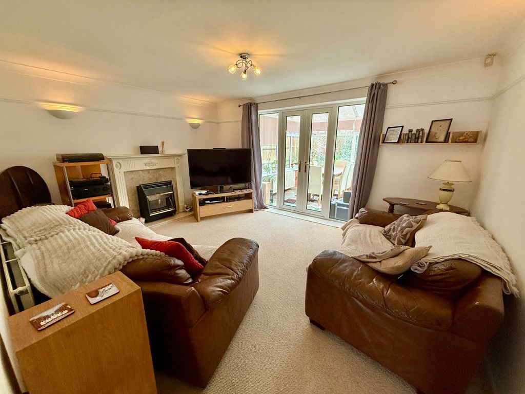 Property photo 3 of 27 3826627