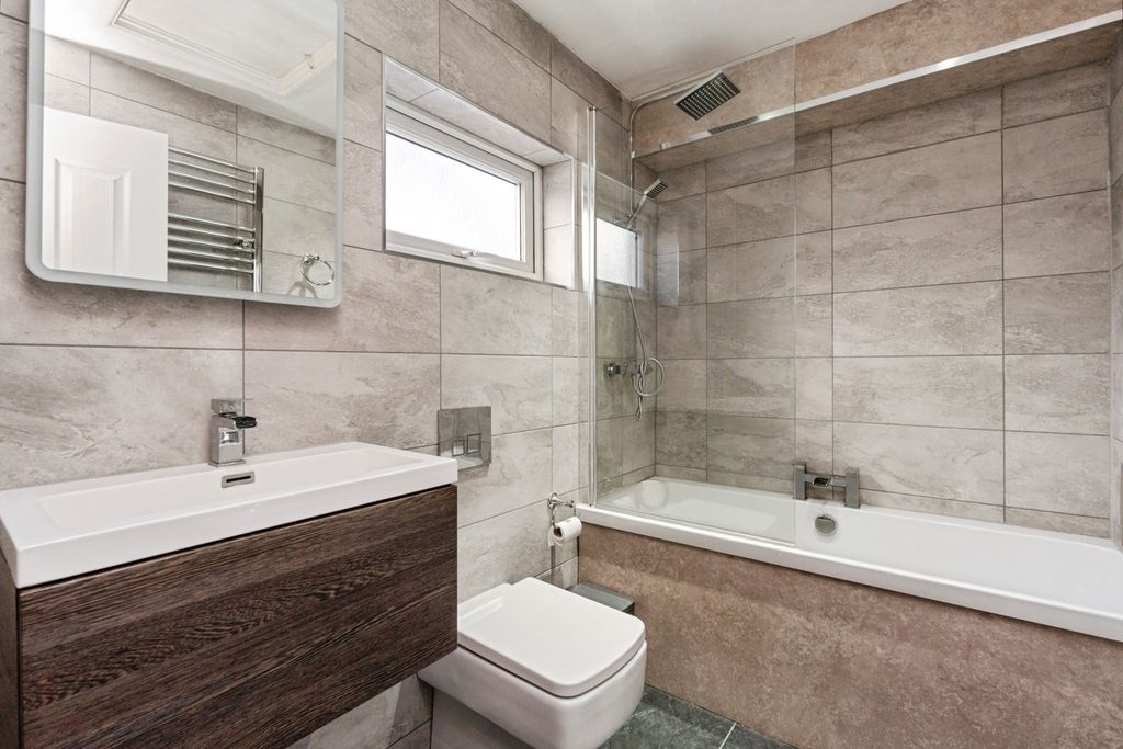 Property photo 3 of 13 Bathroom