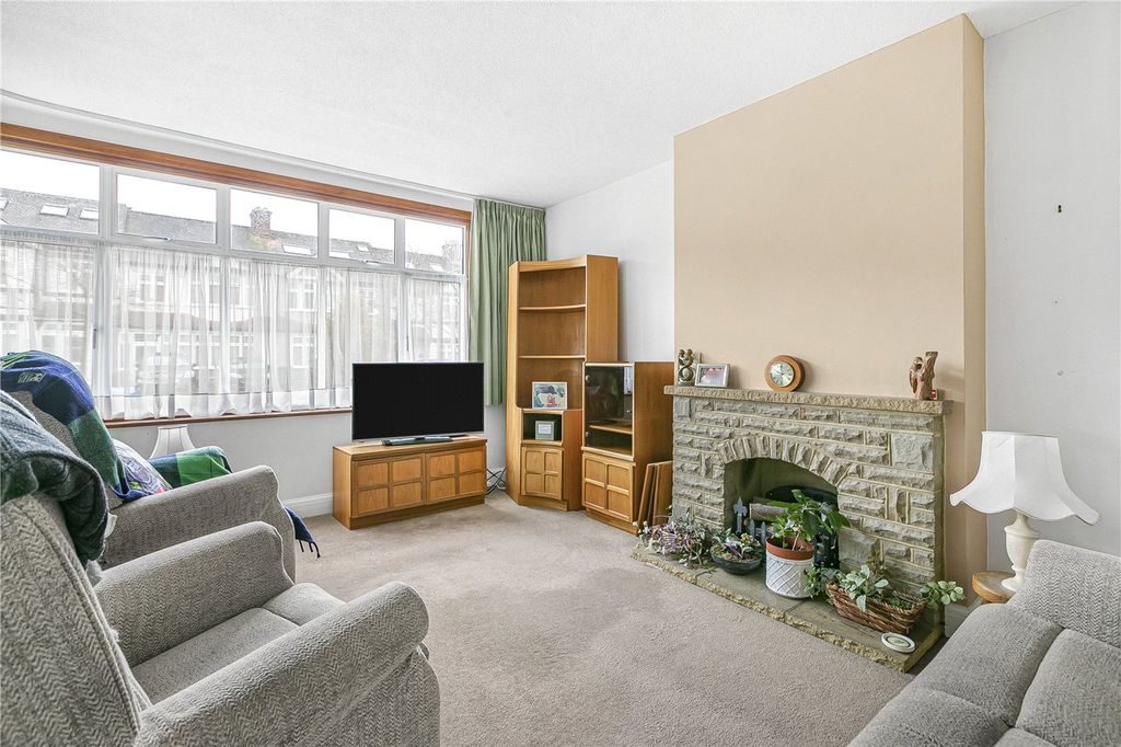 Property photo 2 of 11 Picture No. 18