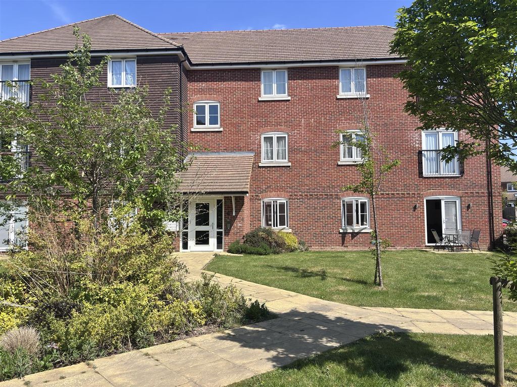 Property photo 1 of 15 Briar External Communal Door .Jpg