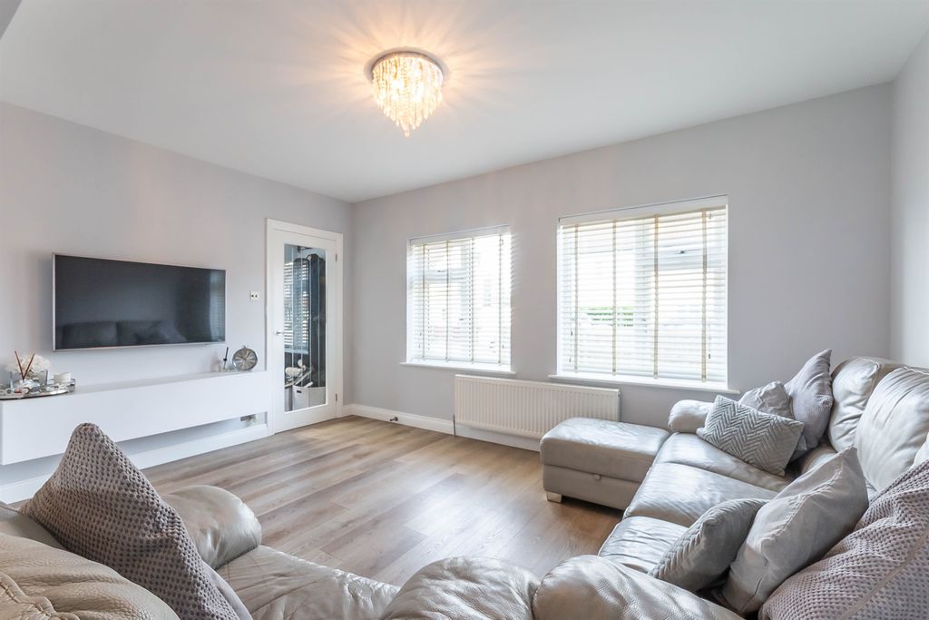 Property photo 2 of 21 Lounge Diner