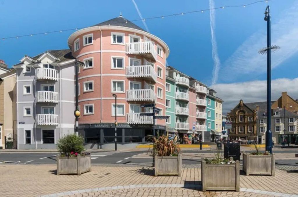 Property photo 1 of 14