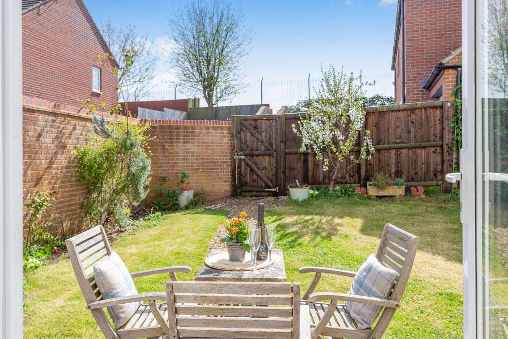 Property photo 2 of 12