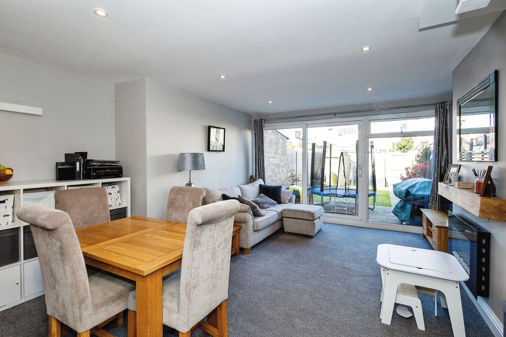 Property photo 2 of 17 Photography