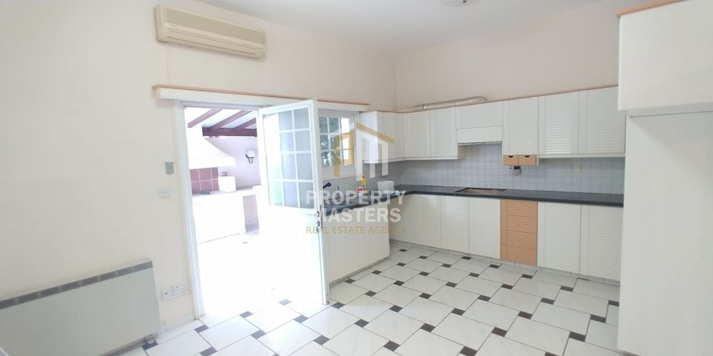 Property photo 3 of 30