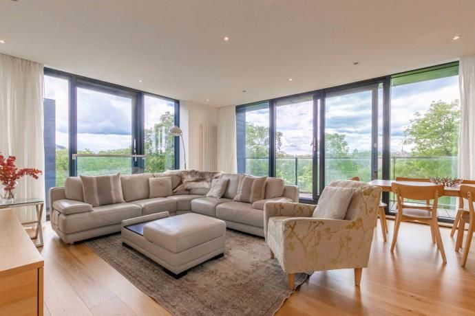 Property photo 1 of 14 Living Room