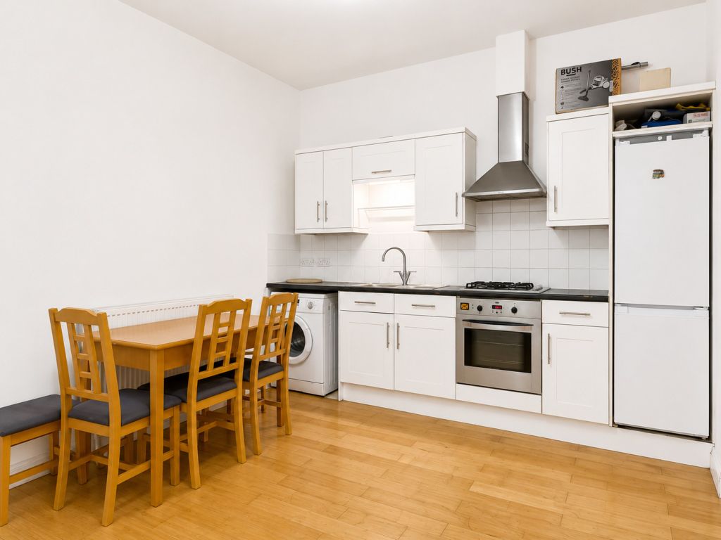 Property photo 2 of 9 Kitchen