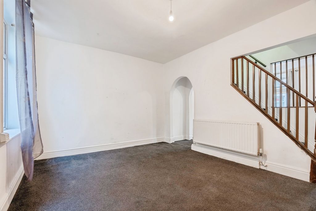 Property photo 3 of 16 Dining Room