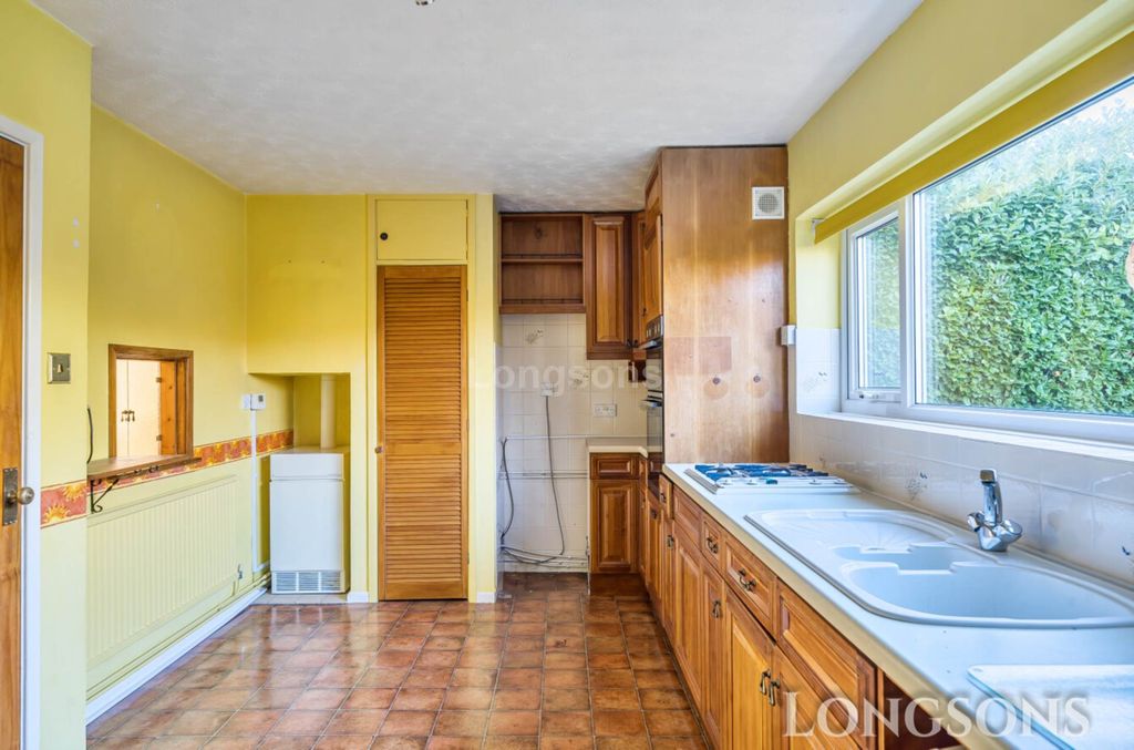 Property photo 3 of 18