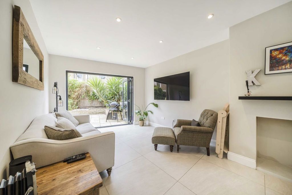 Property photo 2 of 7