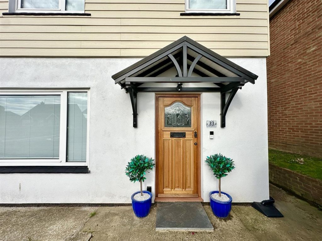 Property photo 2 of 21
